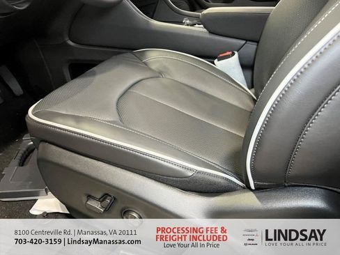 New 2026 Chrysler Pacifica Limited w/ S Appearance Package AWD/4WD image 25