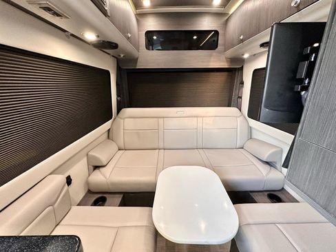 Used 2019 Mercedes-Benz Sprinter 2500 image 74