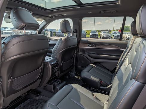 New 2026 Jeep Grand Cherokee L Limited AWD/4WD image 7