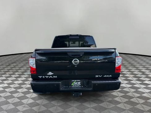 Used 2019 Nissan Titan SV w/ SV Convenience Package AWD/4WD image 6