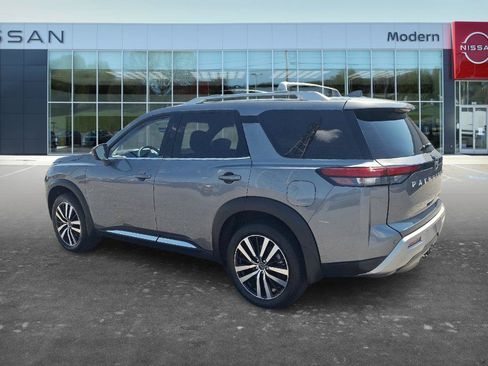 Used 2025 Nissan Pathfinder Platinum w/ Cargo Package FWD image 6
