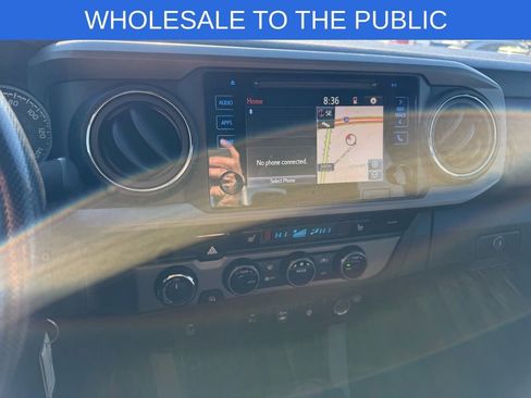 Used 2016 Toyota Tacoma TRD Off-Road w/ Premium & Technology Package image 18