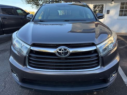 Used 2014 Toyota Highlander Limited image 9