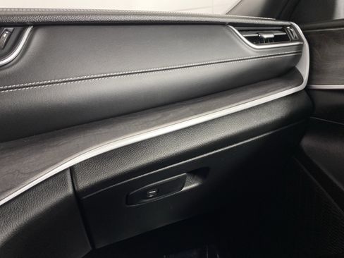 Used 2024 Jeep Grand Cherokee L Limited w/ Luxury Tech Group II AWD/4WD image 32