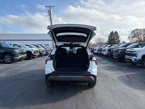 New 2026 Chevrolet Equinox LT image 6