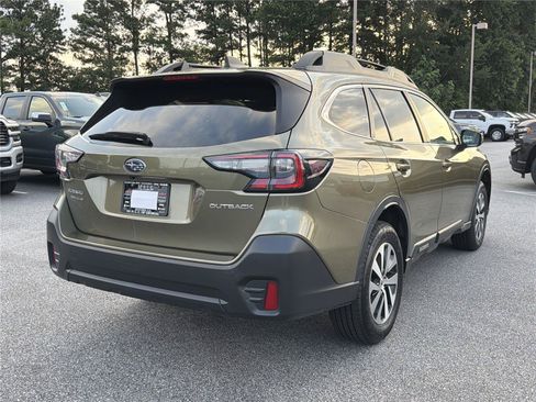 Used 2022 Subaru Outback Premium AWD/4WD image 5