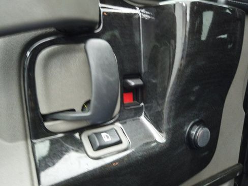 Used 2023 Chevrolet Express 2500 Extended image 17