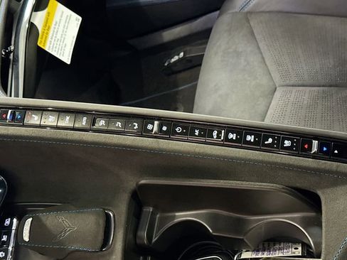 New 2025 Chevrolet Corvette E-Ray image 17