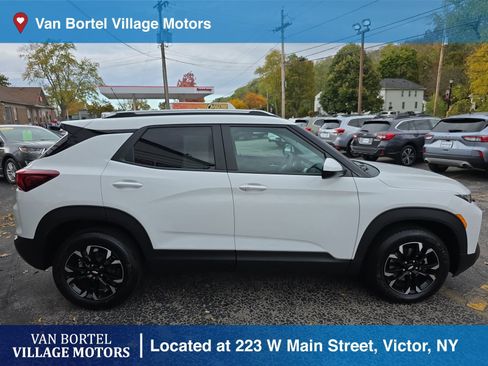 Used 2022 Chevrolet TrailBlazer LT w/ Driver Confidence Package image 4