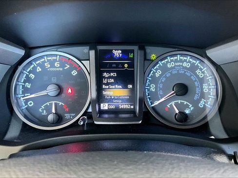 Certified 2023 Toyota Tacoma TRD Off-Road AWD/4WD image 14