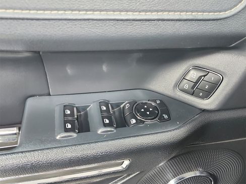 Used 2024 Ford Expedition XLT image 34