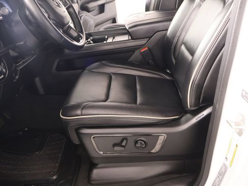 Used 2024 RAM 1500 Limited AWD/4WD image 12