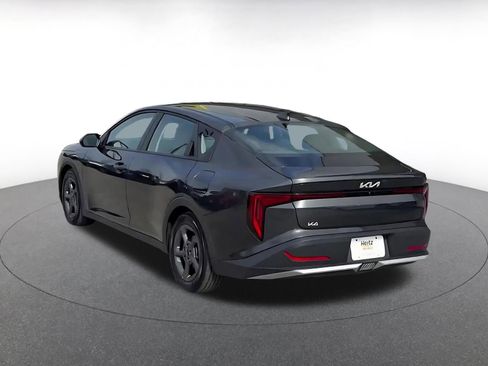 Used 2025 Kia K4 LXS image 11