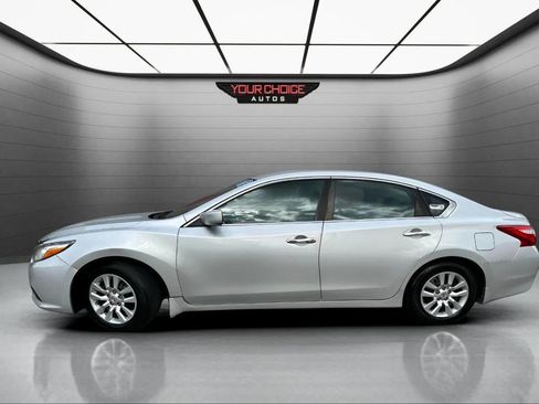 Used 2016 Nissan Altima 2.5 S w/ Power Driver Seat Package image 2