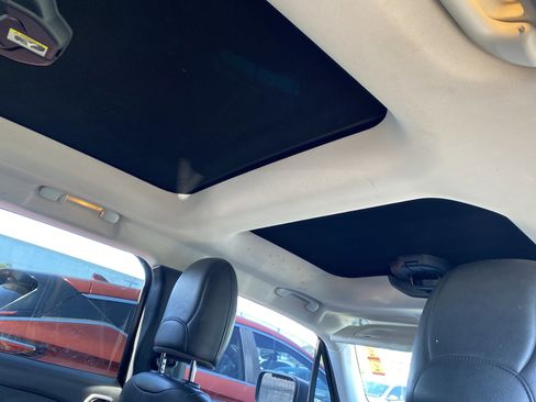 Used 2015 Jeep Renegade Trailhawk w/ Premium Leather Group image 16