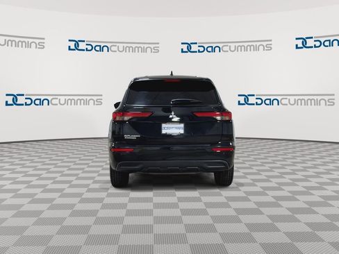 Used 2022 Mitsubishi Outlander ES image 8