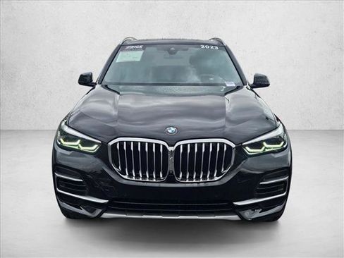 Certified 2023 BMW X5 sDrive40i w/ Premium Package image 2