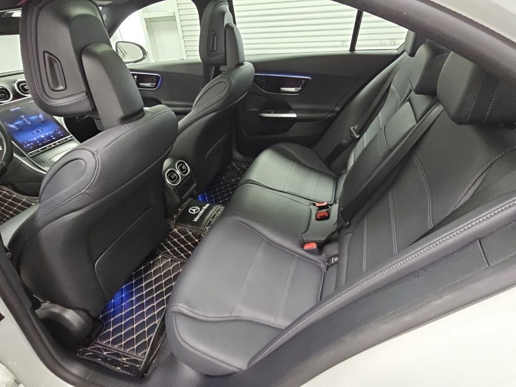 Used 2024 Mercedes-Benz C 300 Sedan image 32