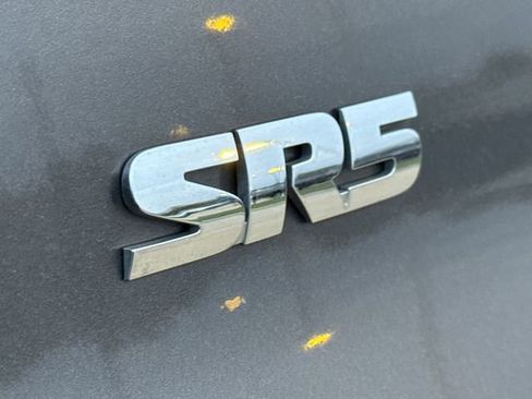 Used 2018 Toyota 4Runner SR5 image 6