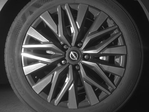 Used 2025 Nissan Altima 2.5 SV image 13