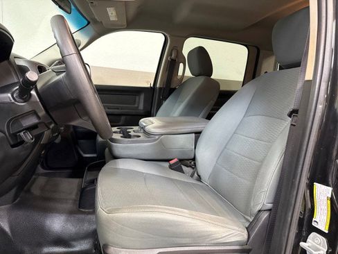 Used 2018 RAM 2500 Tradesman w/ Chrome Appearance Group image 14