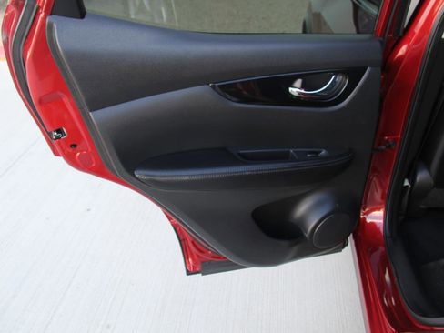 Used 2022 Nissan Rogue Sport SV w/ Technology Package image 24