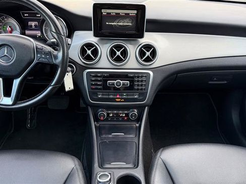 Used 2014 Mercedes-Benz CLA 250 image 26