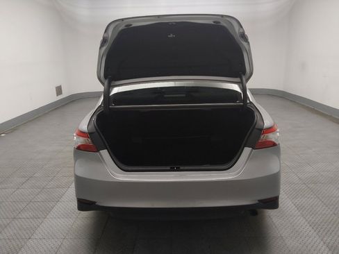 Used 2018 Toyota Camry FWD image 29