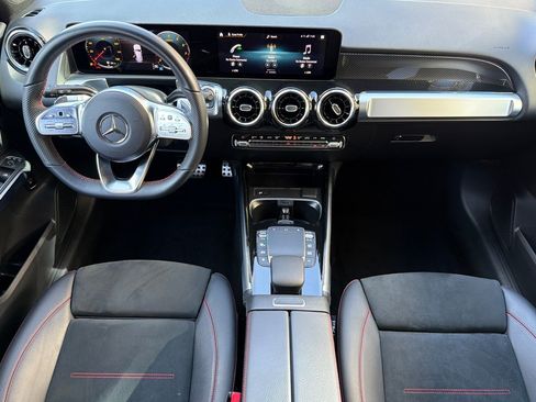 Used 2023 Mercedes-Benz GLB 250 image 12