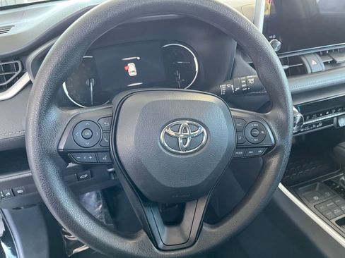 Used 2025 Toyota RAV4 XLE image 29