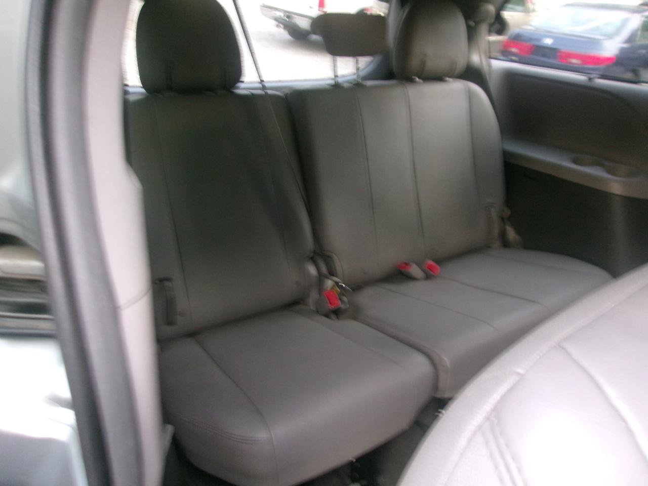 Used 2016 Toyota Sienna XLE Premium FWD image 6