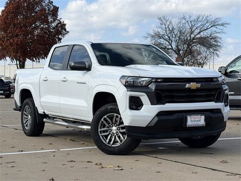 Used 2023 Chevrolet Colorado LT w/ LT Convenience Package image 2