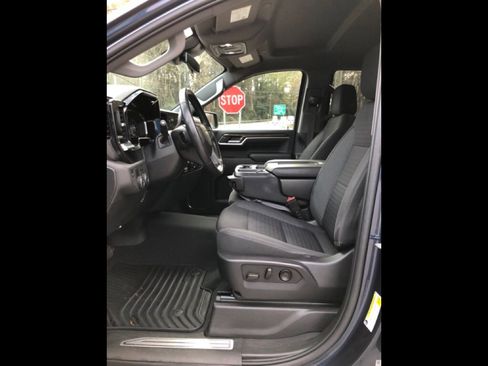 Used 2023 Chevrolet Silverado 1500 LT image 13