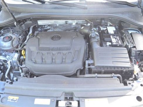 Used 2024 Volkswagen Tiguan SE AWD/4WD image 38