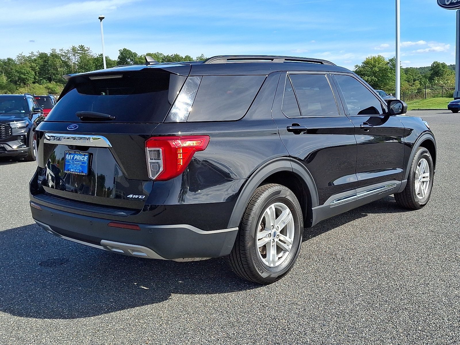 Certified 2023 Ford Explorer XLT w/ Equipment Group 202A AWD/4WD image 7