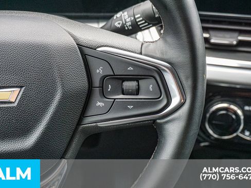 Used 2025 Chevrolet Trax LT w/ LT Convenience Package FWD image 32