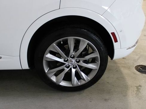 Used 2022 Buick Envision Avenir w/ Technology Package II FWD image 39