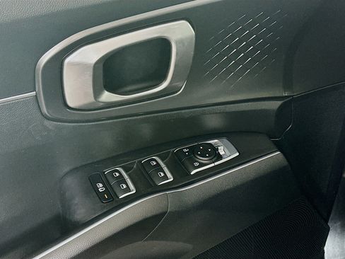 Used 2024 Kia Sorento S image 15