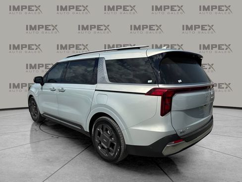 Used 2025 Kia Carnival SX FWD image 3