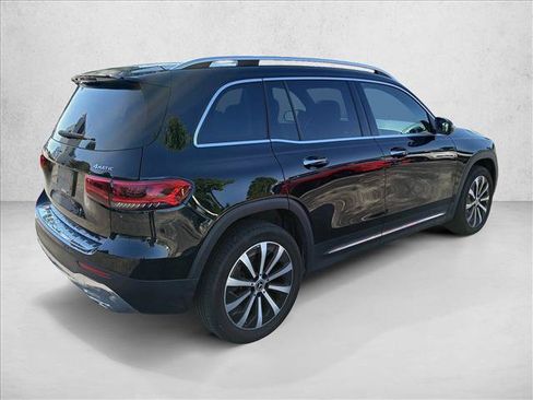 Used 2022 Mercedes-Benz GLB 250 4MATIC image 5