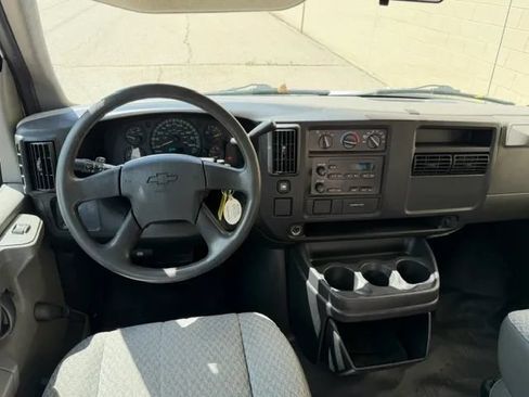 Used 2007 Chevrolet Express 1500 RWD image 28