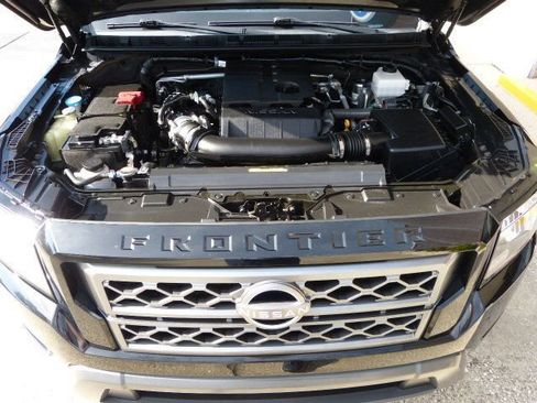 Used 2024 Nissan Frontier SV w/ SV Convenience Package image 9