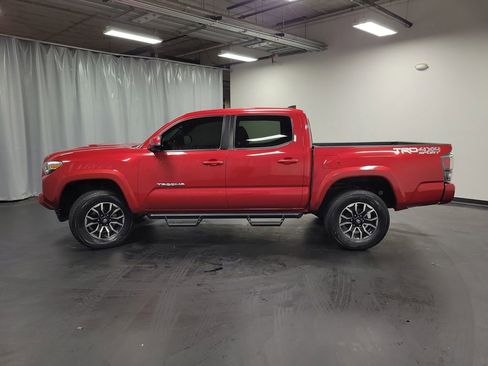 Used 2022 Toyota Tacoma TRD Sport image 5
