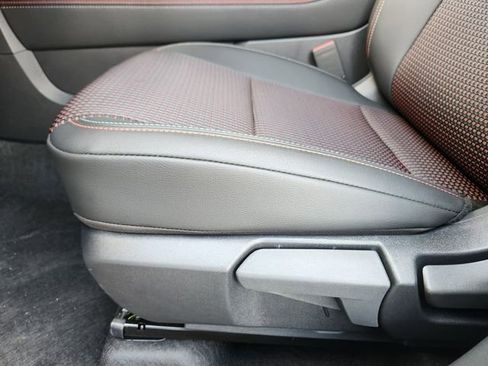 New 2025 Nissan Kicks SR image 18