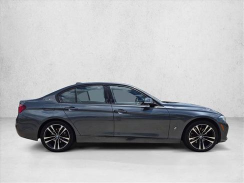 Used 2018 BMW 330e w/ Convenience Package RWD image 4