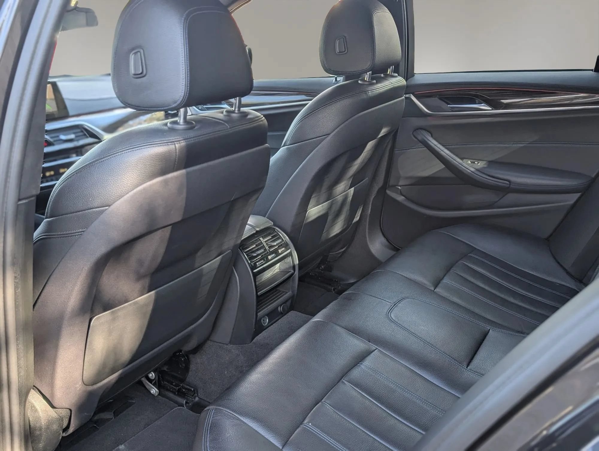 Used 2017 BMW 540i RWD image 16
