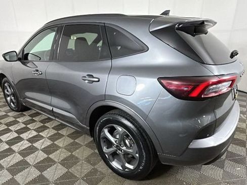 Used 2023 Ford Escape ST-Line AWD/4WD image 5