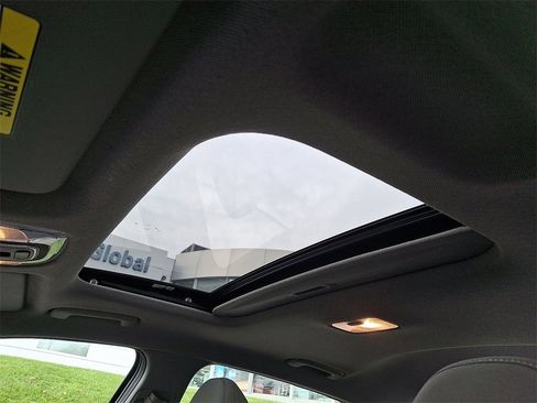 Used 2025 Hyundai Elantra SEL image 15