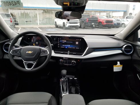 New 2026 Chevrolet Trax LT w/ Sunroof Package image 12