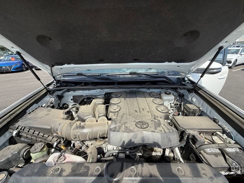 Used 2020 Toyota 4Runner SR5 Premium AWD/4WD image 31
